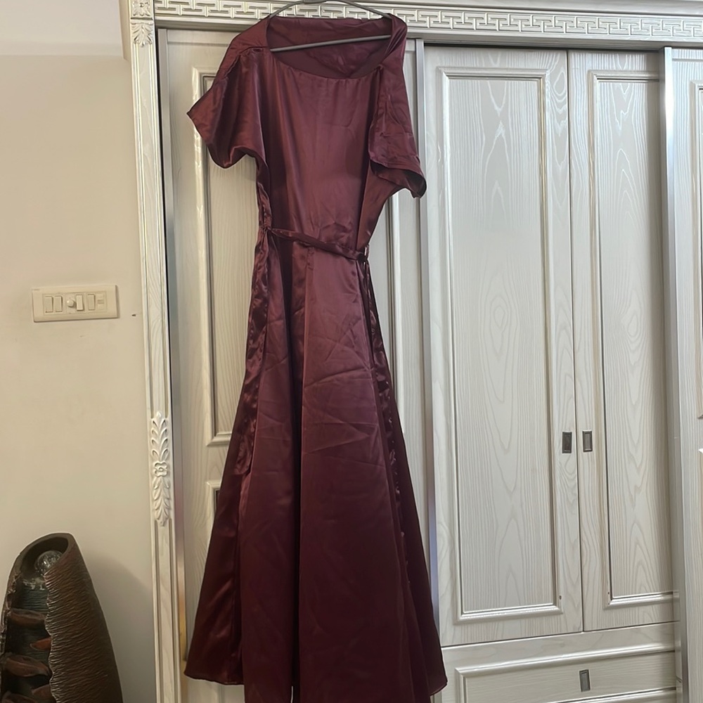 Satin gown. Worn only twice. - Picture 1 of 3